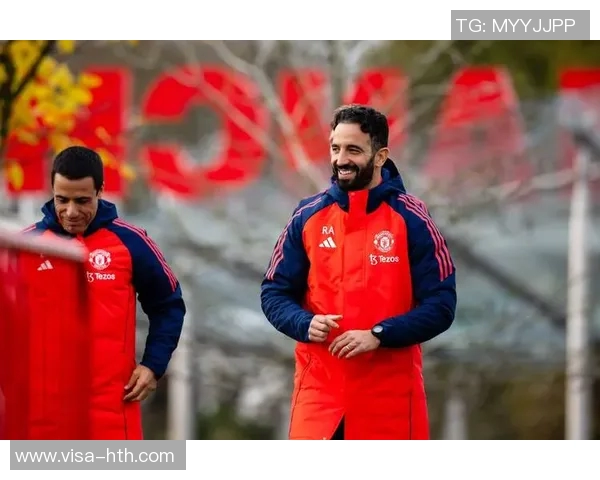 安东尼包厢庆祝遭塞维球迷辱骂,足球场上的情感对抗与恶意挑战 安东尼包厢庆祝遭塞维球迷辱骂,足球场上的情感对抗与恶意挑战